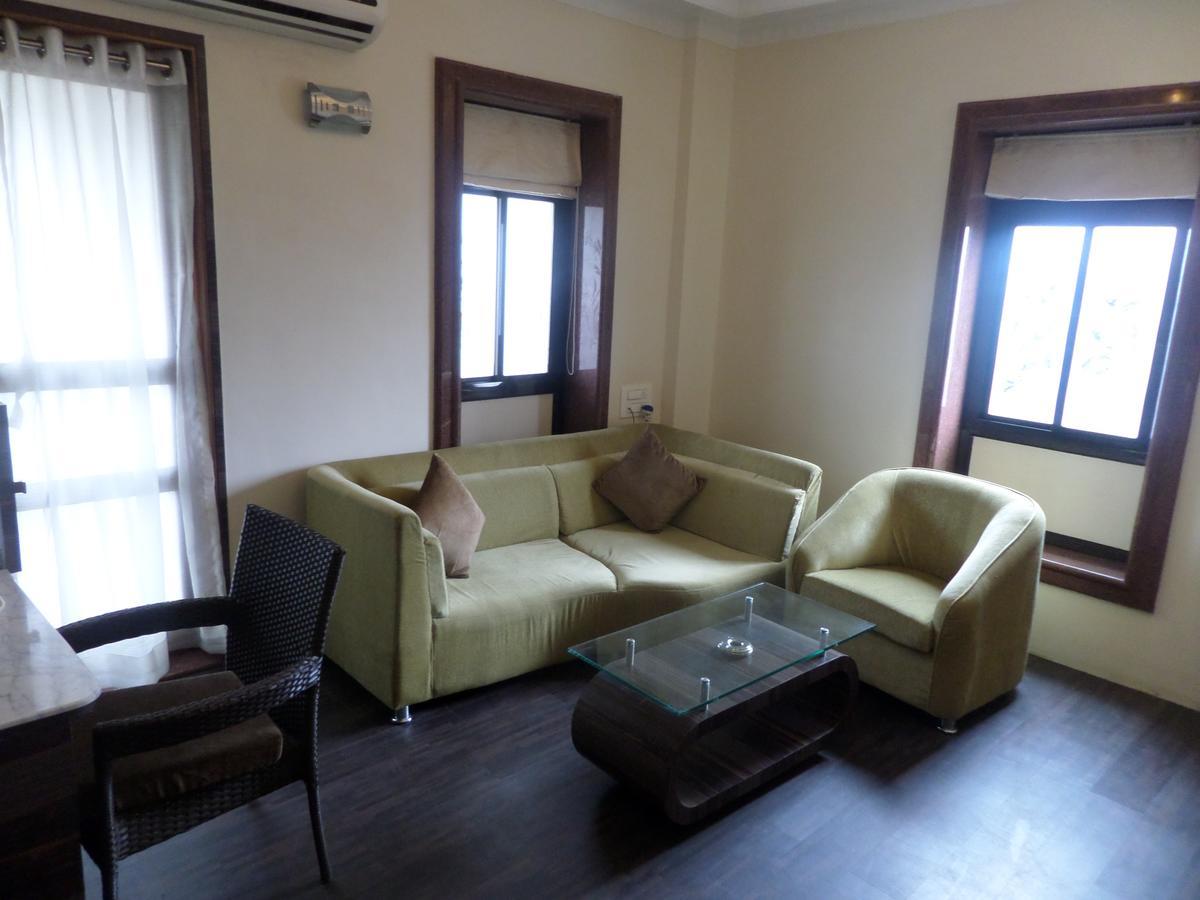 Hotel Raj Palace Ahmednagar Zewnętrze zdjęcie