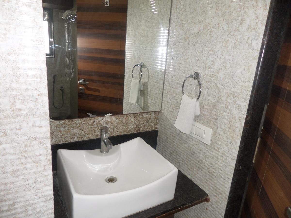 Hotel Raj Palace Ahmednagar Zewnętrze zdjęcie