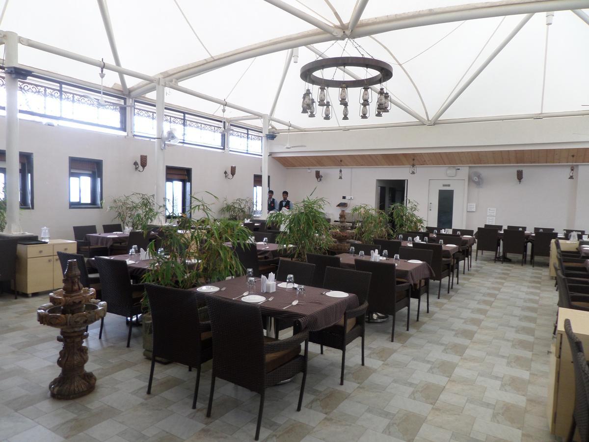 Hotel Raj Palace Ahmednagar Zewnętrze zdjęcie