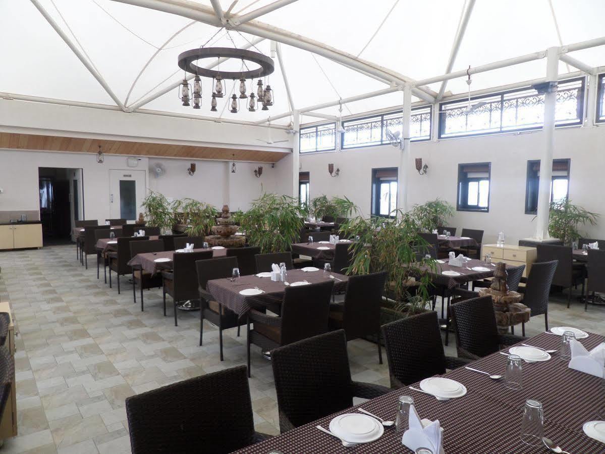 Hotel Raj Palace Ahmednagar Zewnętrze zdjęcie